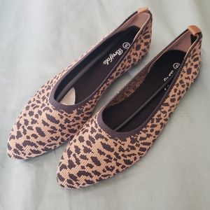 Breifola Women's Memory Foam Pointed Toe Ballet Flats Leopard Animal Print Sz. 5